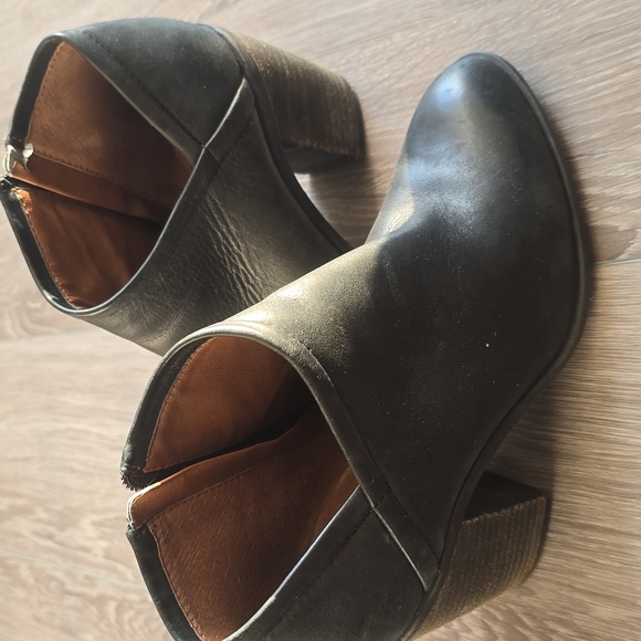 Lucky Brand Salza Black Leather Ankle Booties Size 8.5 - Picture 7 of 9